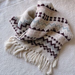 NWOT Cozy knit blanket scarf